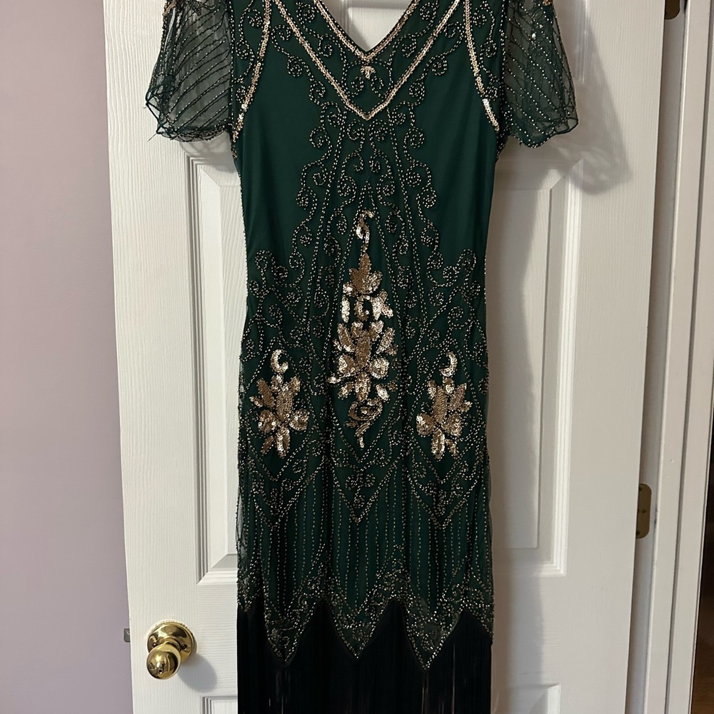 Elegant Green and Gold Beaded Dress - Picture 4 of 8